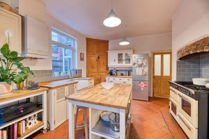 Kitchen- click for photo gallery